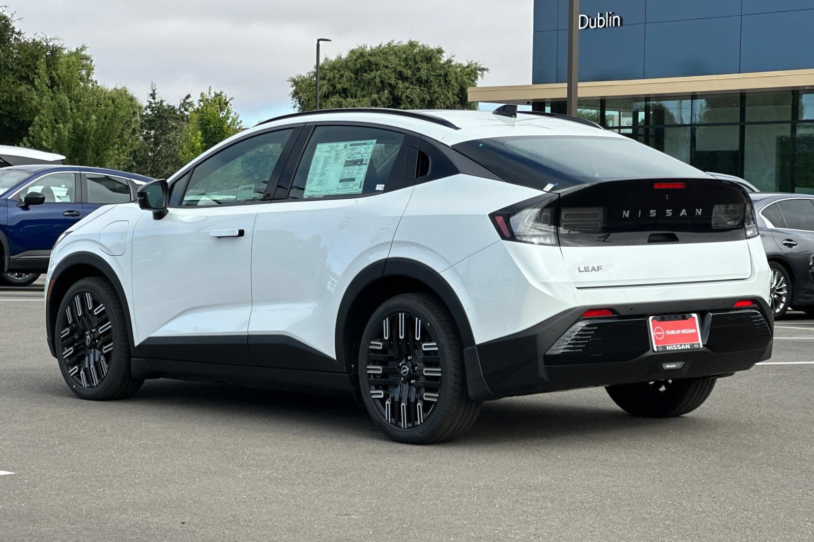 New 2026 Nissan Leaf Platinum+ w/ Cargo Package (Platinum+) FWD image 6