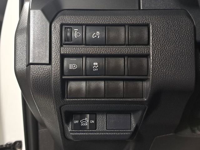 Used 2025 Toyota Tacoma SR image 23