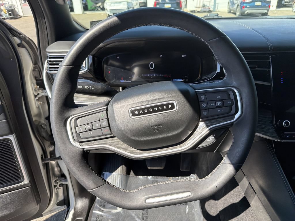 Used 2022 Jeep Wagoneer Series II AWD/4WD image 24