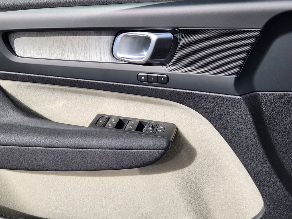 New 2026 Volvo XC40 B5 Plus w/ Protection Package Premier image 12