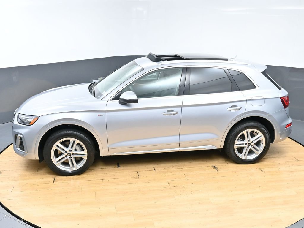Used 2024 Audi Q5 e Premium w/ Convenience Package AWD/4WD image 48