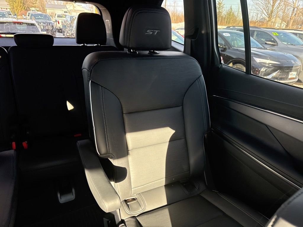 Used 2026 Buick Enclave Sport Touring w/ Power Package image 17