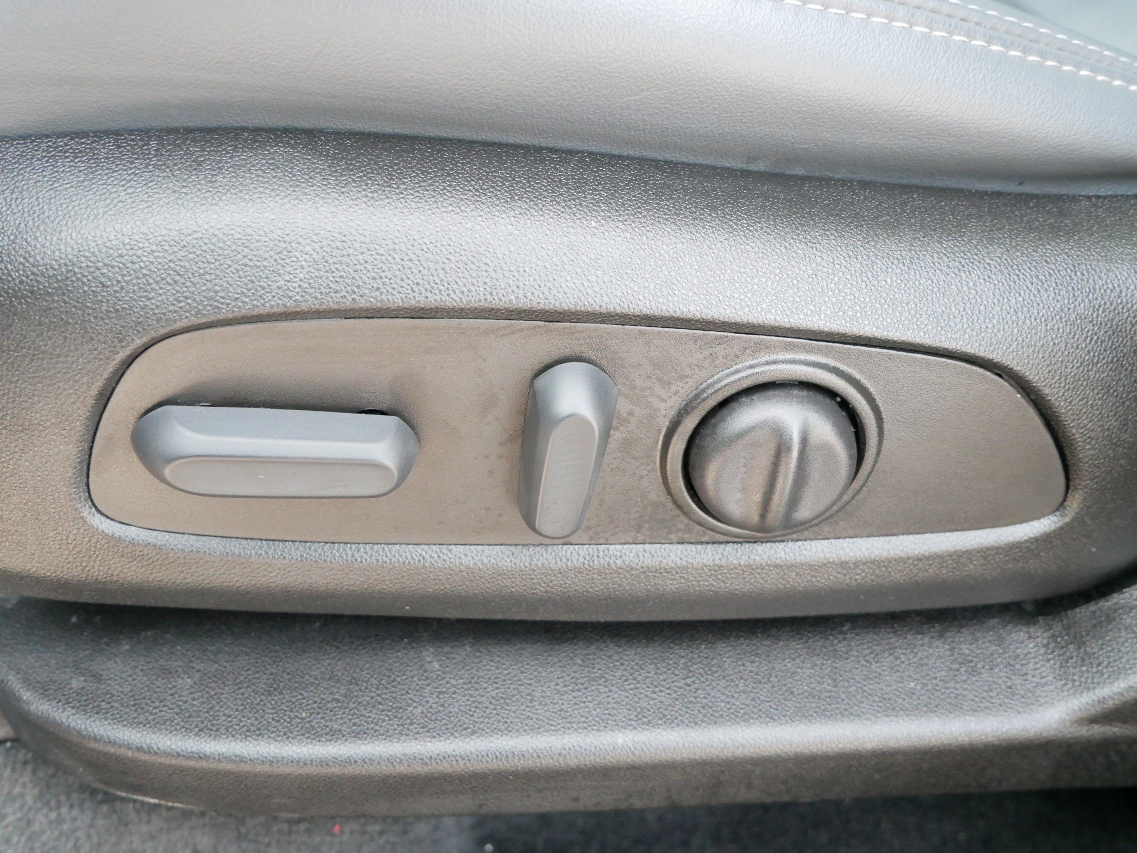 Certified 2023 Buick Enclave Essence w/ Trailering Package, 5000 lbs. image 16