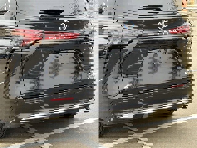 Used 2024 Toyota Sienna Limited image 6