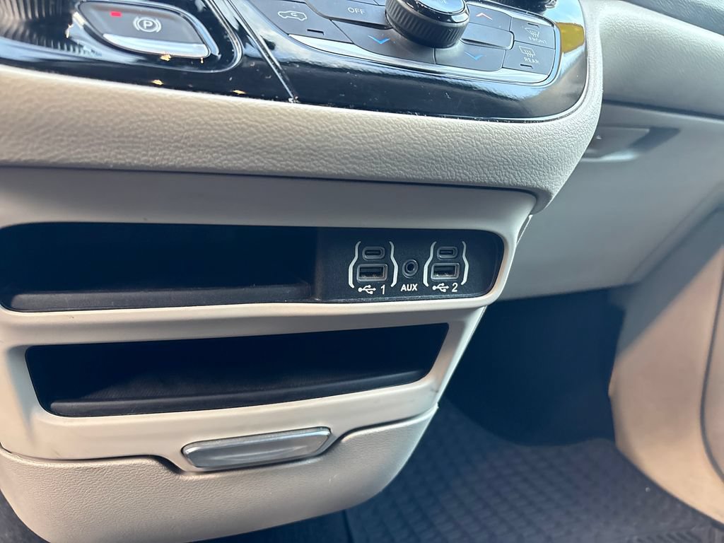 Used 2021 Chrysler Voyager LX FWD image 20