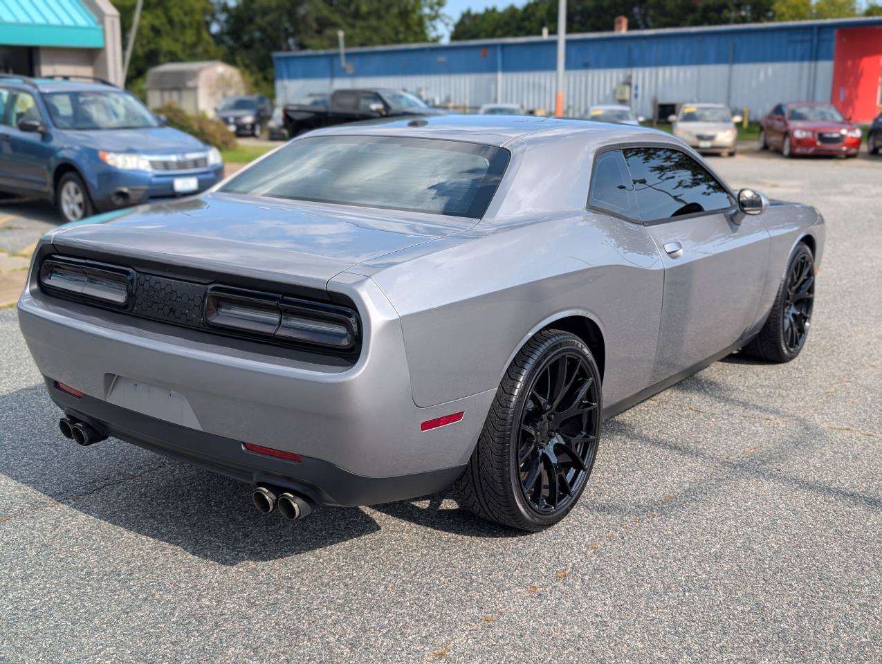 Used 2016 Dodge Challenger SXT RWD image 9