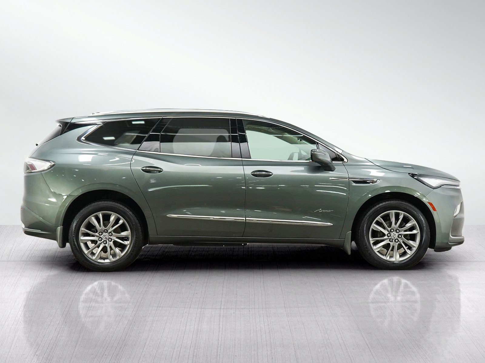 Used 2023 Buick Enclave Avenir w/ Trailering Package, 5000 lbs. AWD/4WD image 6