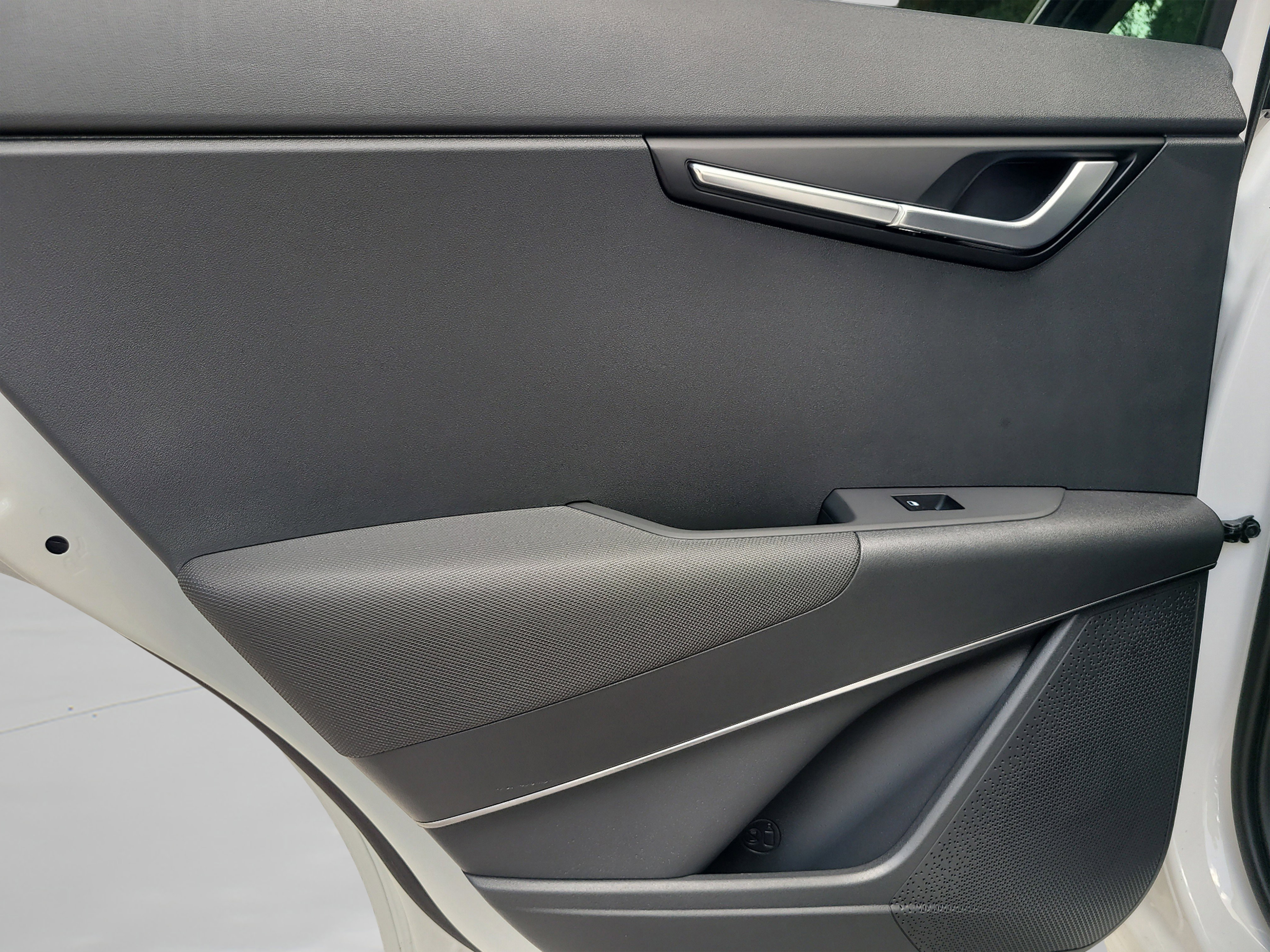 New 2025 Kia Niro SX image 9