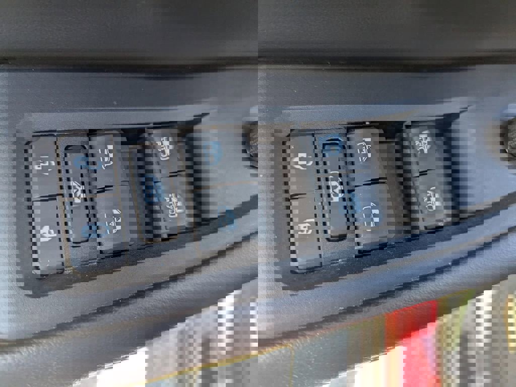 Used 2022 Jeep Grand Cherokee Altitude image 16