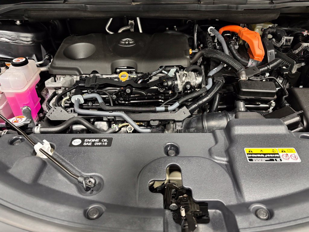 Used 2025 Toyota Sienna XLE AWD/4WD image 72