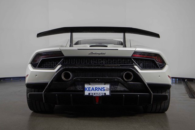Used 2018 Lamborghini Huracan Performante image 7