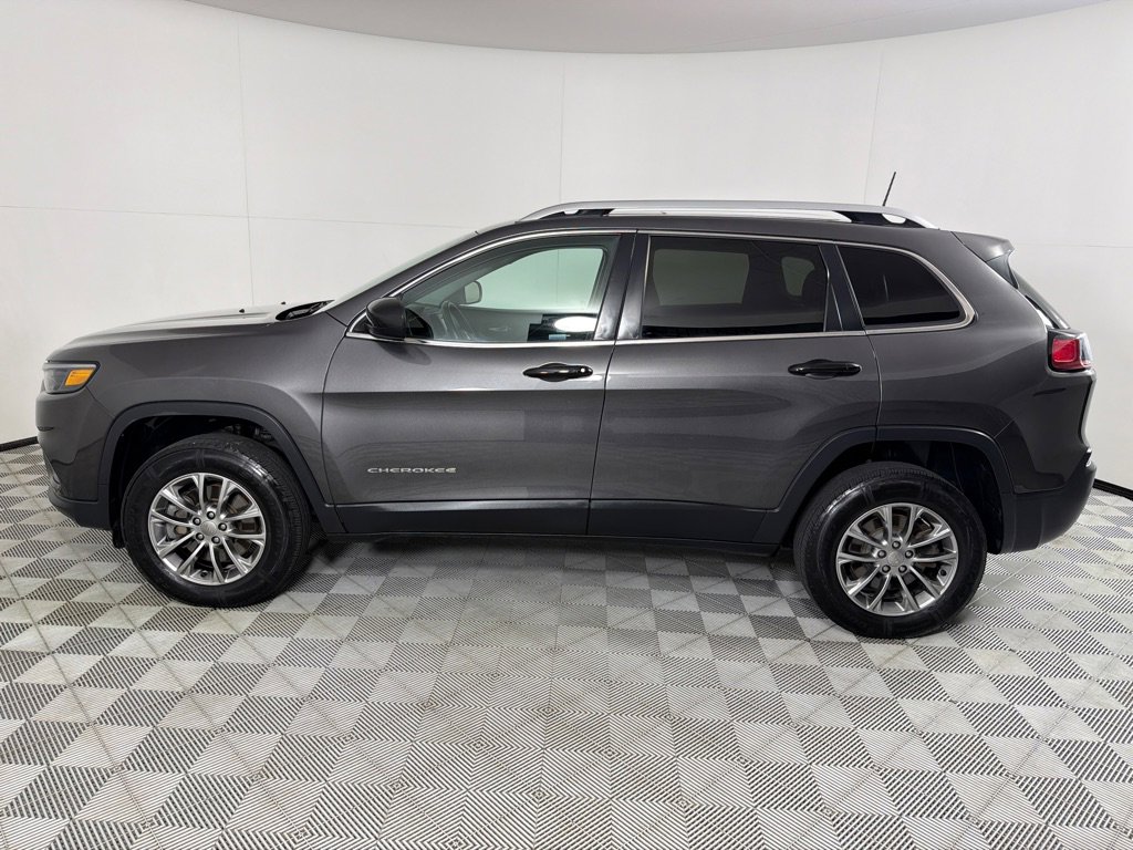 Used 2019 Jeep Cherokee Latitude Plus w/ Comfort/Convenience Group image 8