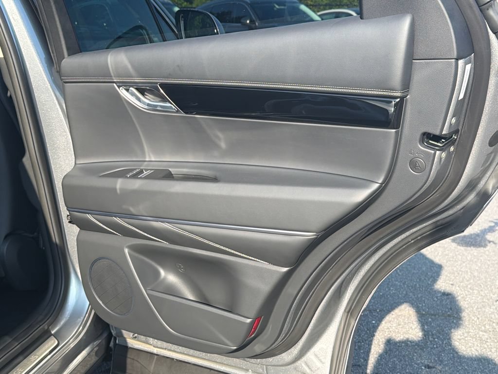 New 2027 Genesis GV80 2.5T AWD/4WD image 18