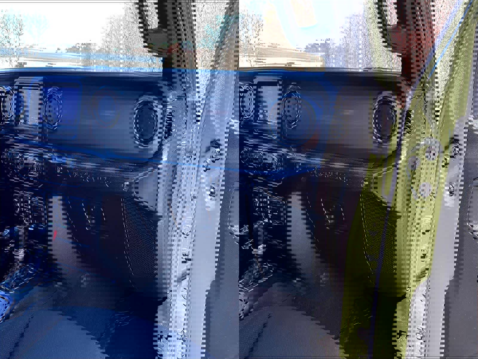 Used 2023 Jeep Wrangler Unlimited w/ Cold Weather Group image 13