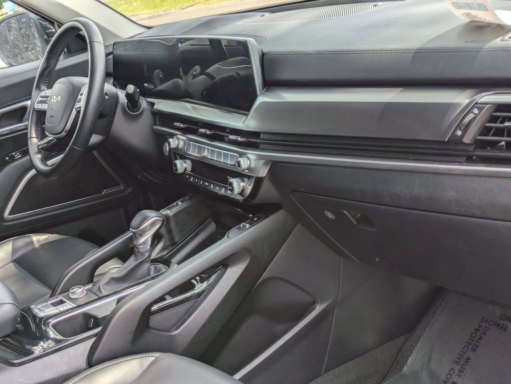 Used 2025 Kia Telluride S image 32