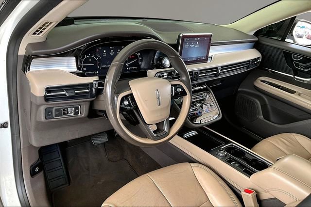 Used 2020 Lincoln Corsair FWD w/ Premium Package image 14