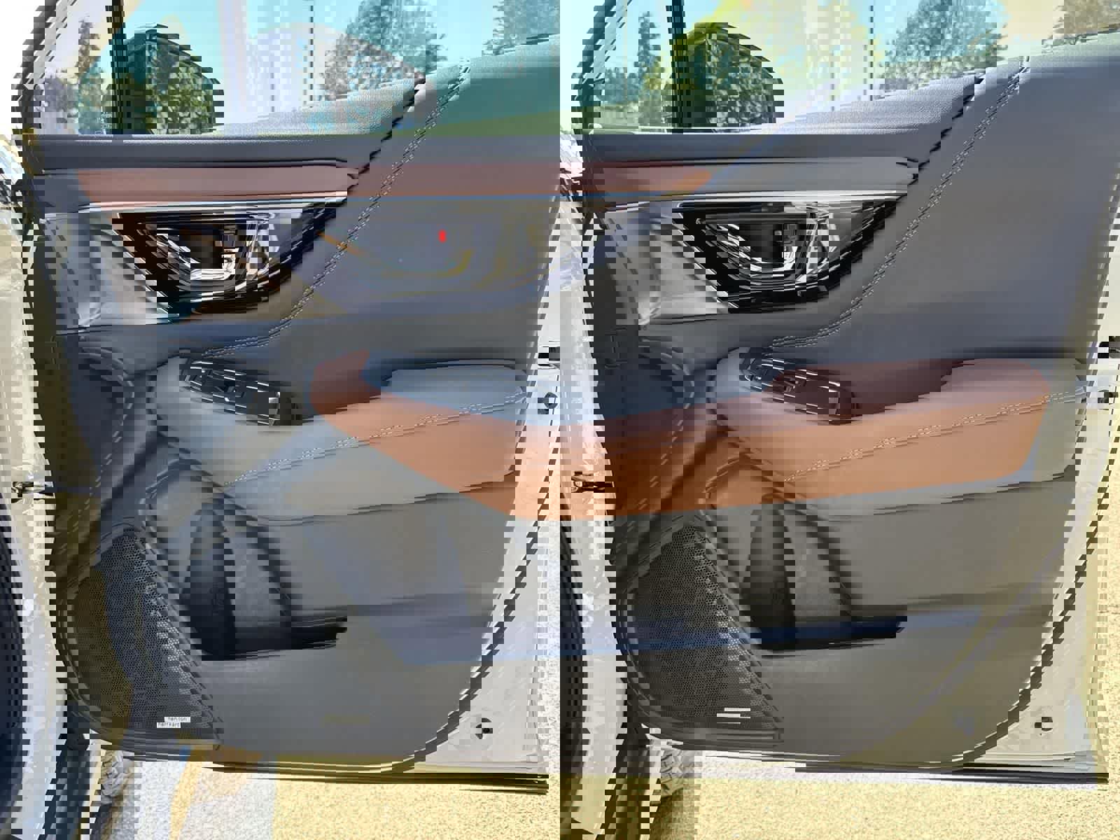 Used 2025 Subaru Outback Touring XT image 37