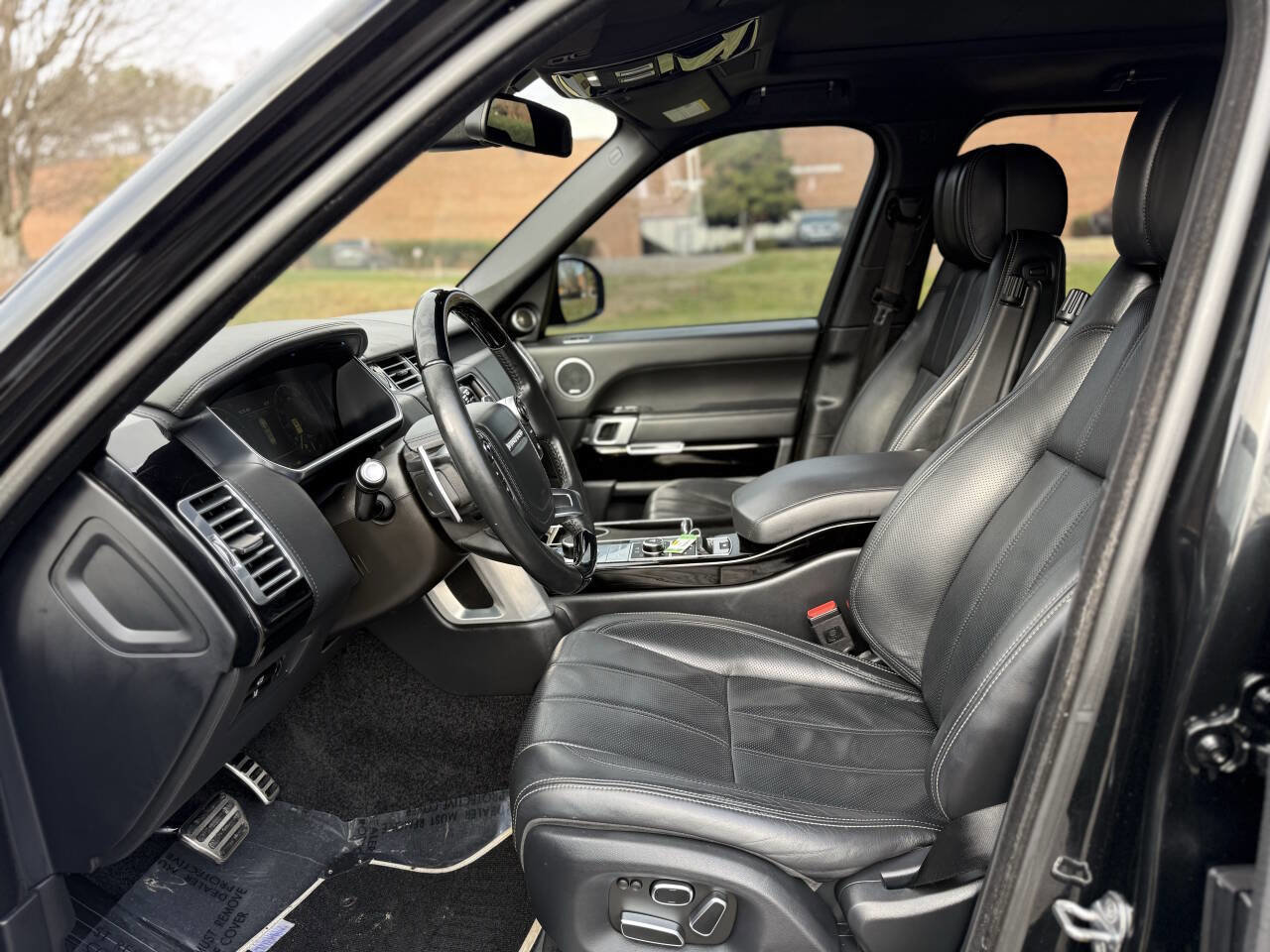 Used 2015 Land Rover Range Rover Autobiography image 13