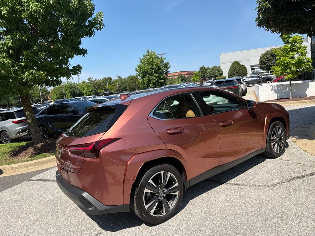 Certified 2025 Lexus UX 300h AWD w/ Accessory Package (Z1) image 16