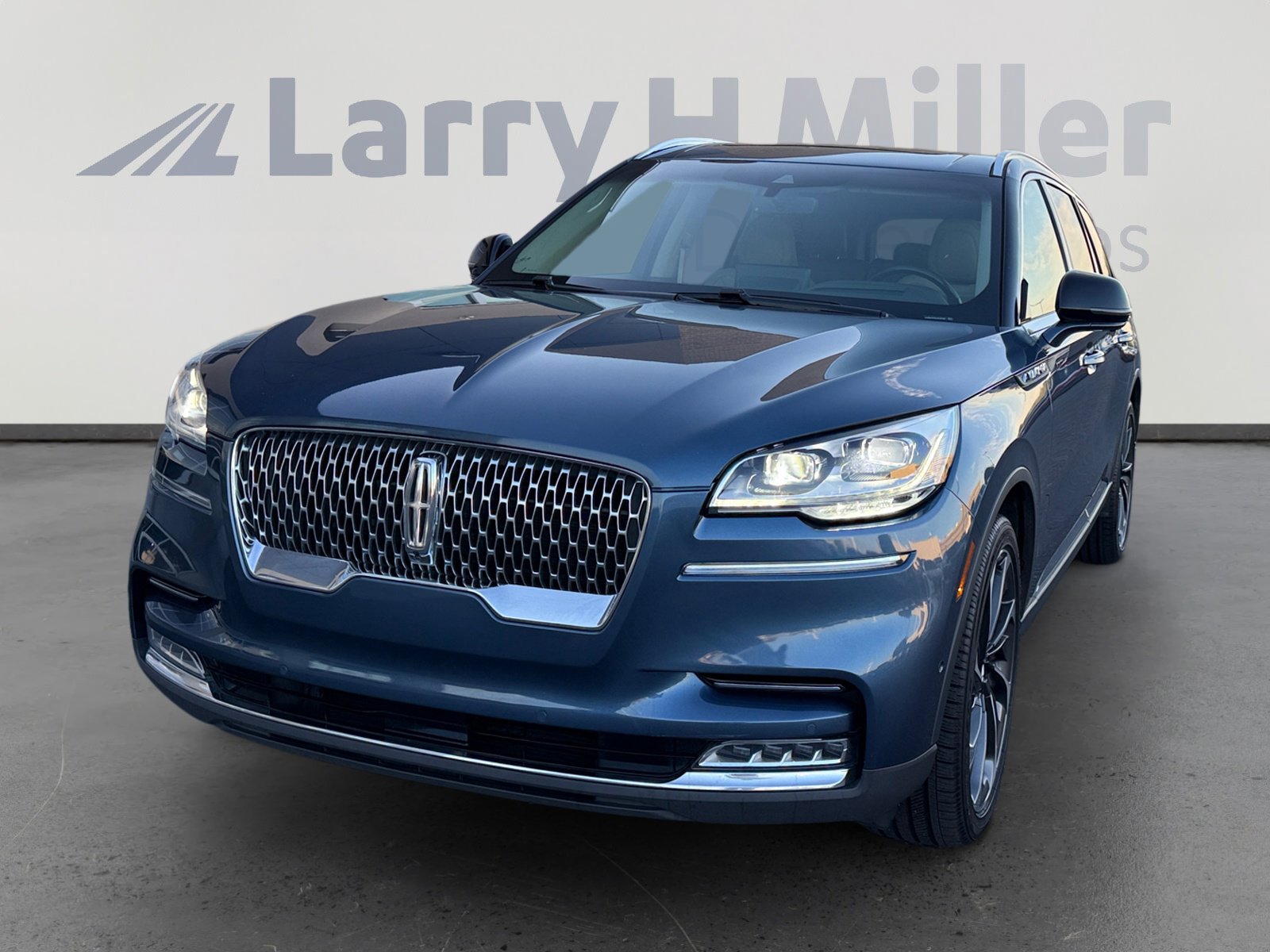 Used 2020 Lincoln Aviator Reserve w/ Equipment Group 202A image 1