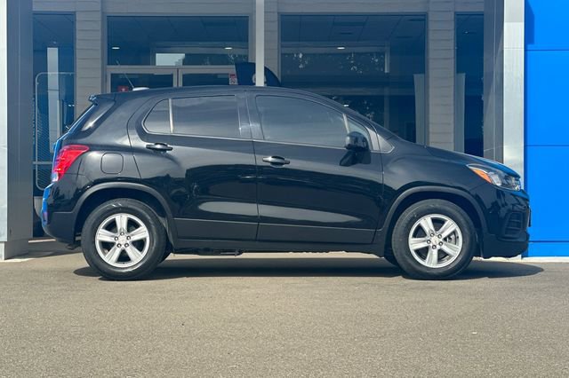 Used 2020 Chevrolet Trax LS w/ Tint and Cruise Package image 4