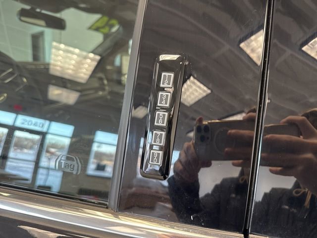 Used 2024 Ford F250 Platinum image 17