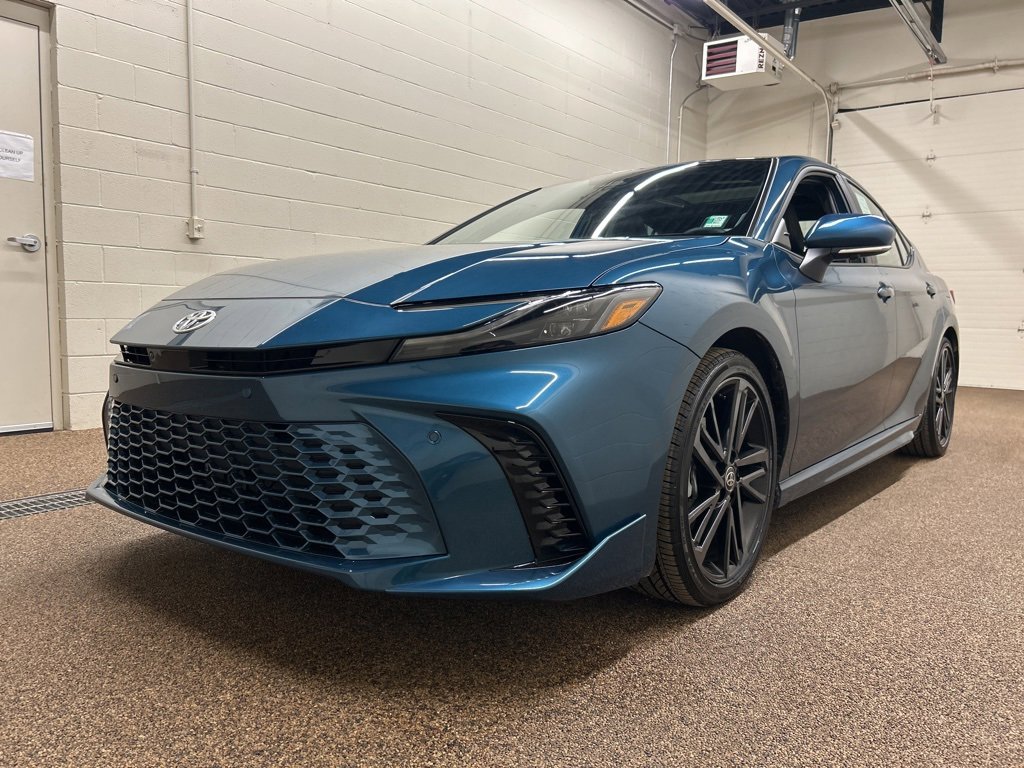 Used 2025 Toyota Camry XSE image 5