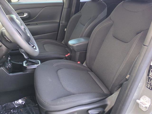 Used 2022 Jeep Renegade Altitude image 16