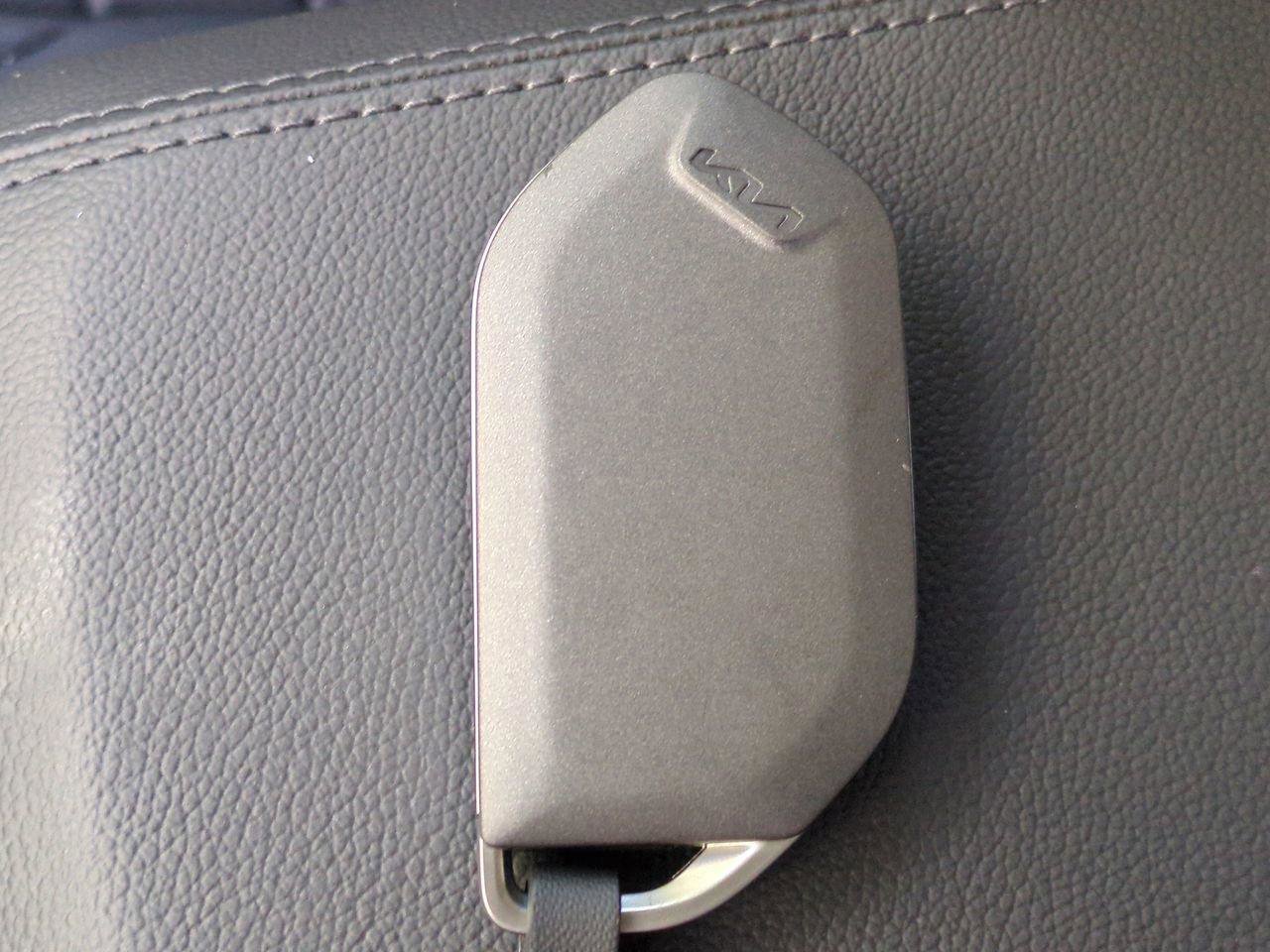 New 2026 Kia Sportage SX image 28