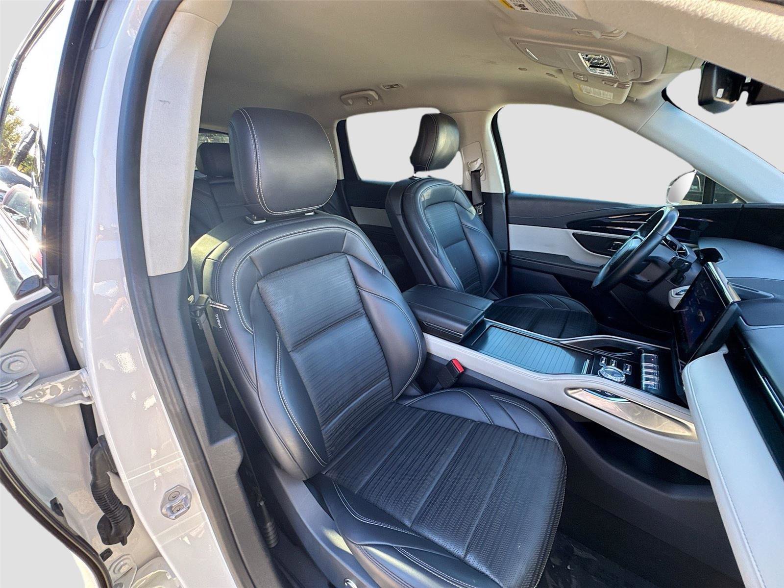 Used 2024 Lincoln Nautilus Reserve image 28