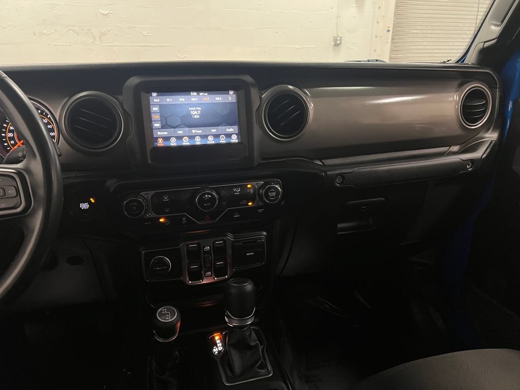 Used 2021 Jeep Gladiator Sport AWD/4WD image 17