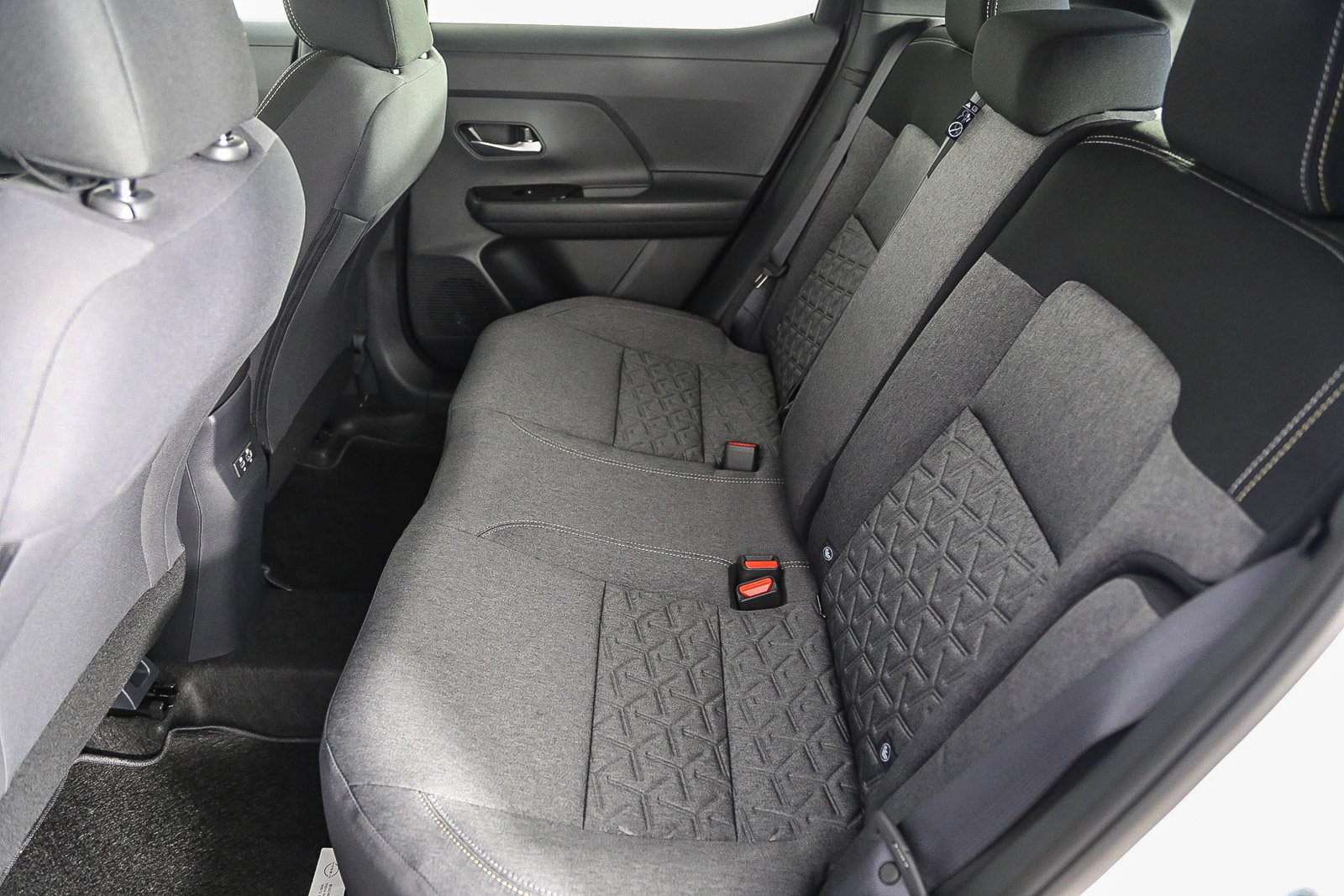 New 2026 Nissan Kicks SV w/ Illumination Package FWD image 20
