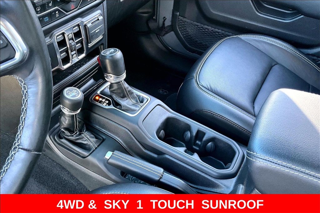 Used 2023 Jeep Wrangler Unlimited Sahara w/ Cold Weather Group image 17