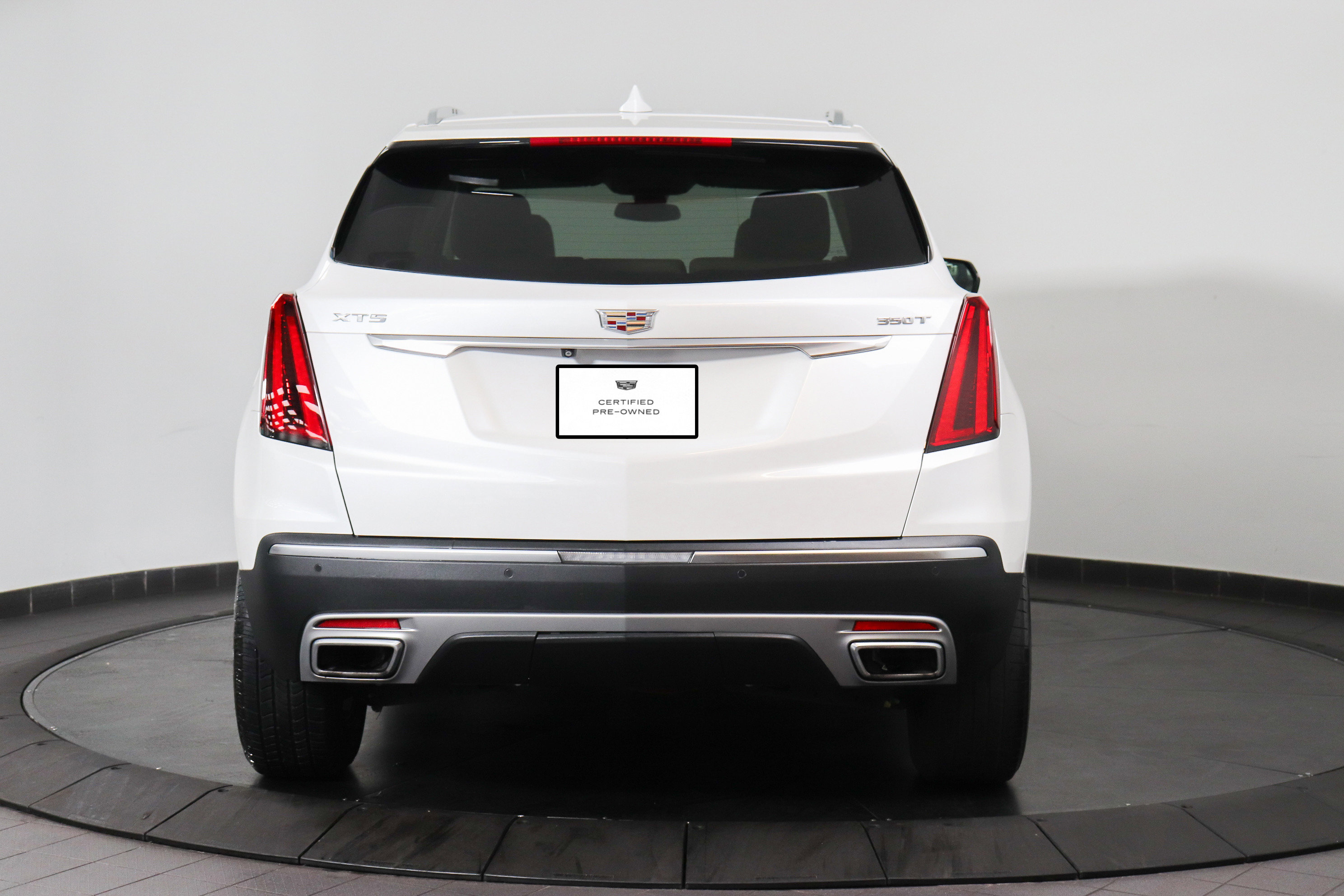 Used 2022 Cadillac XT5 Premium Luxury AWD/4WD image 4