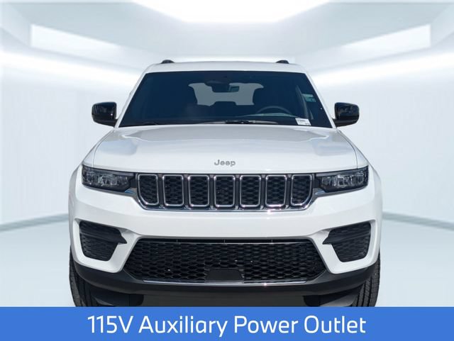New 2025 Jeep Grand Cherokee Laredo w/ Luxury Tech Group I AWD/4WD image 11
