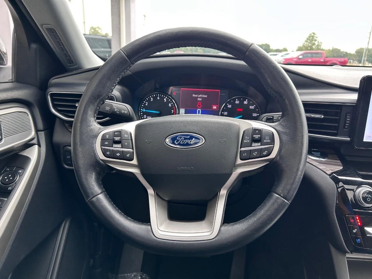 Used 2022 Ford Explorer Limited image 15