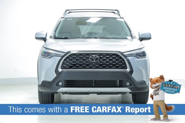 Used 2022 Toyota Corolla Cross XLE image 2