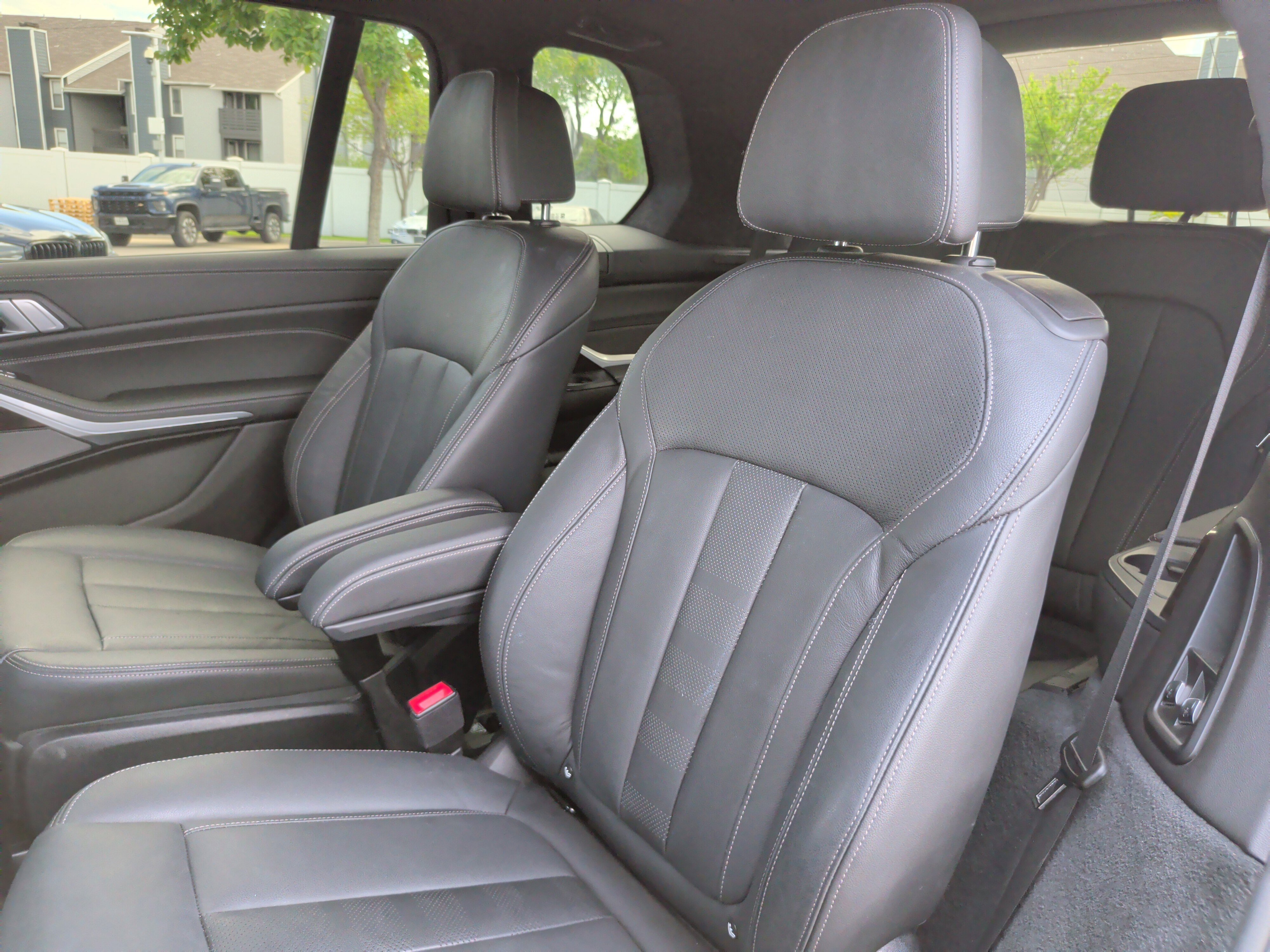 Used 2021 BMW X7 M50i w/ Dynamic Handling Package image 35