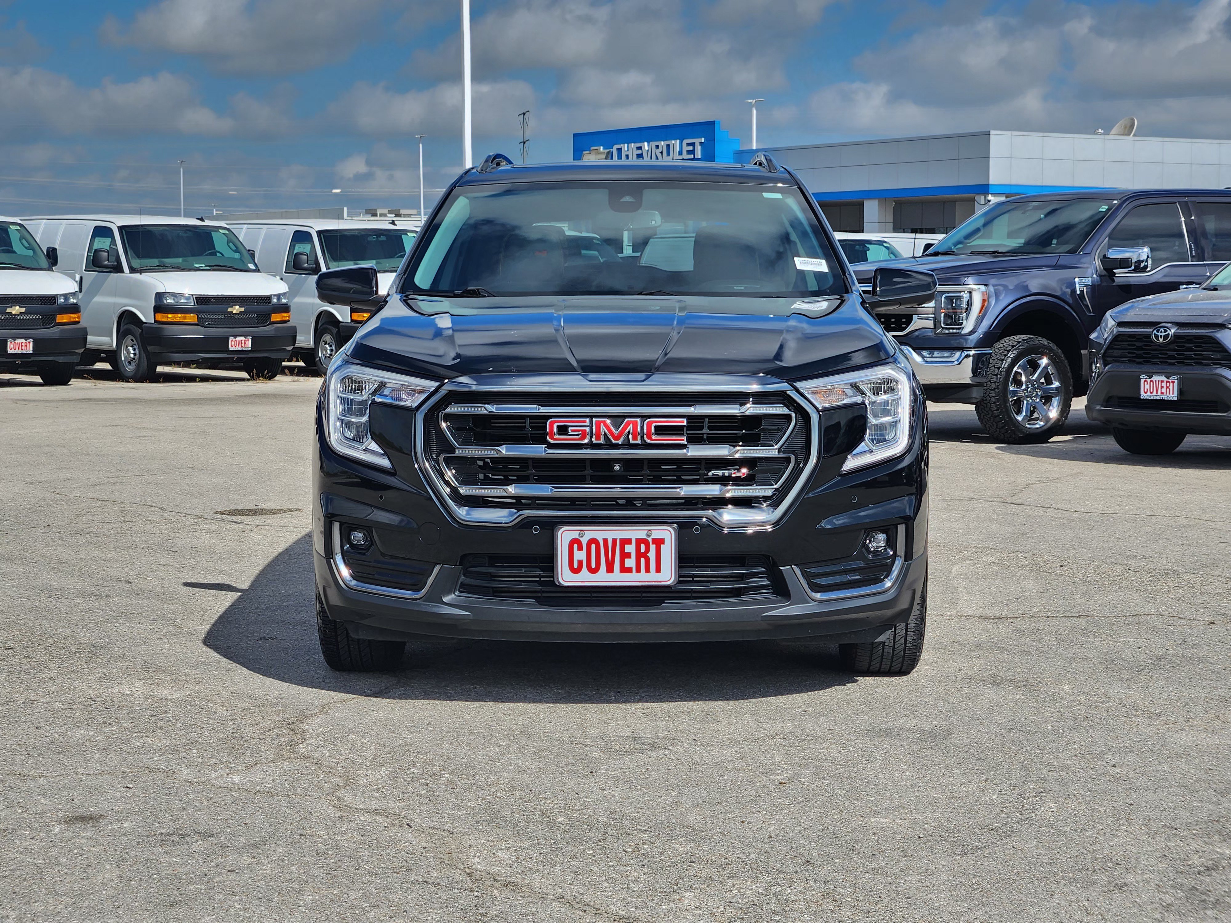 Used 2023 GMC Terrain AT4 w/ Tech Package AWD/4WD image 2