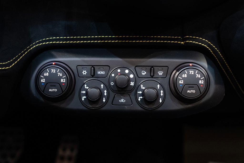 Used 2015 Ferrari 458 Speciale A image 33