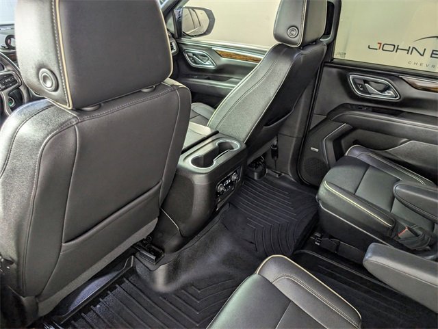 Used 2023 Chevrolet Suburban Premier image 15