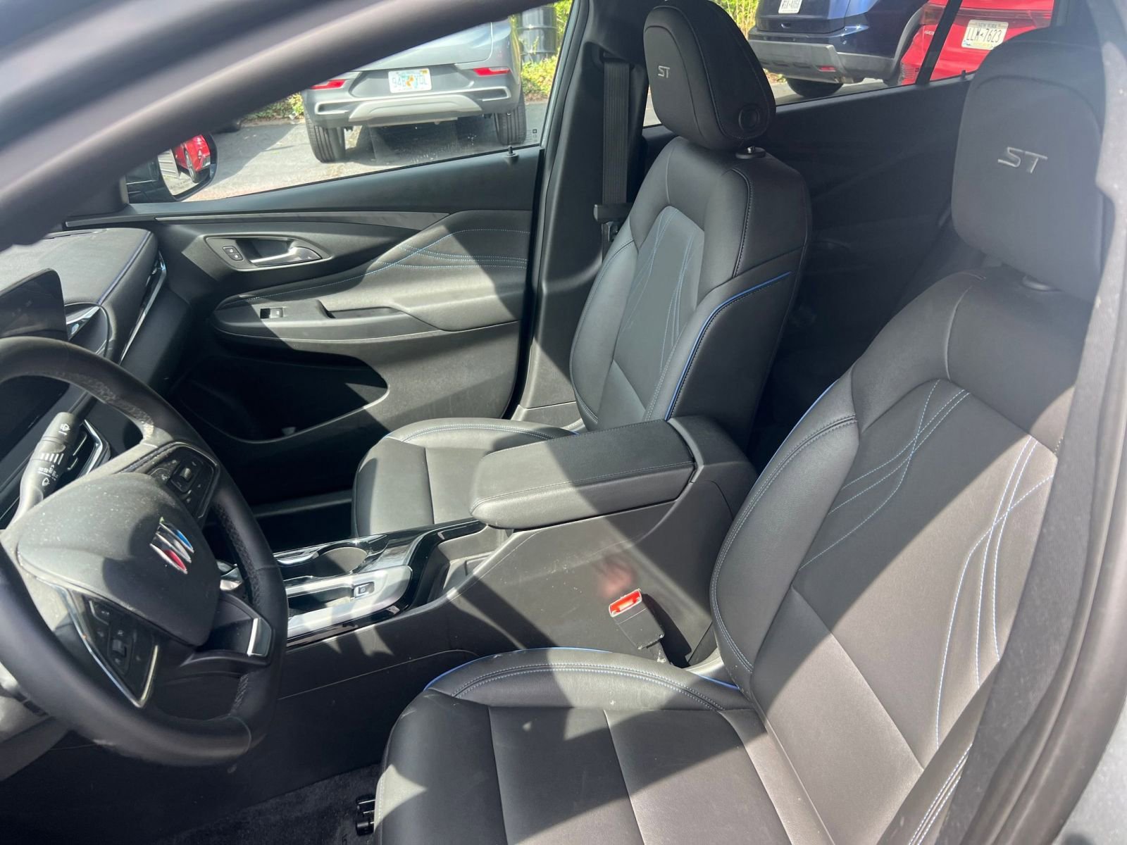 Used 2025 Buick Envista Sport Touring image 31