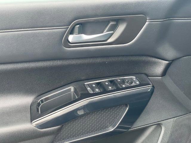 Certified 2022 Nissan Pathfinder SV image 13