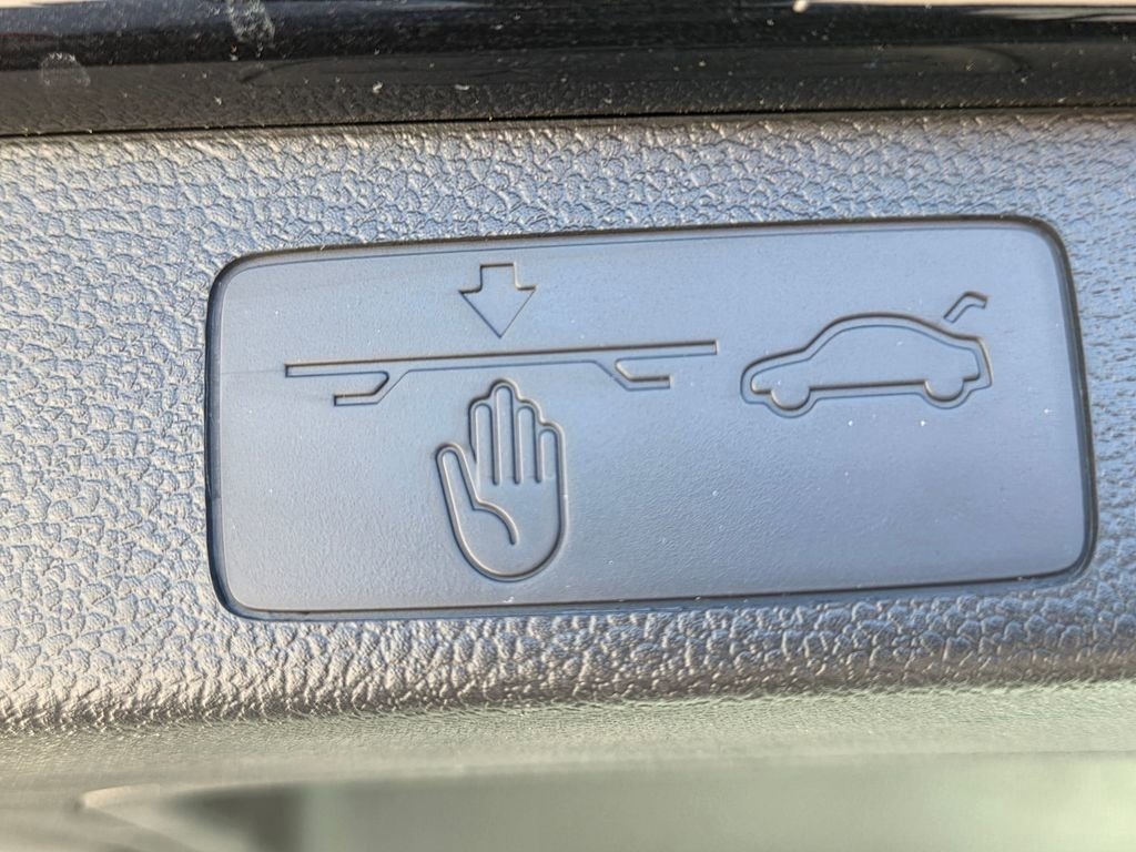 Used 2024 Volkswagen Jetta SE image 27