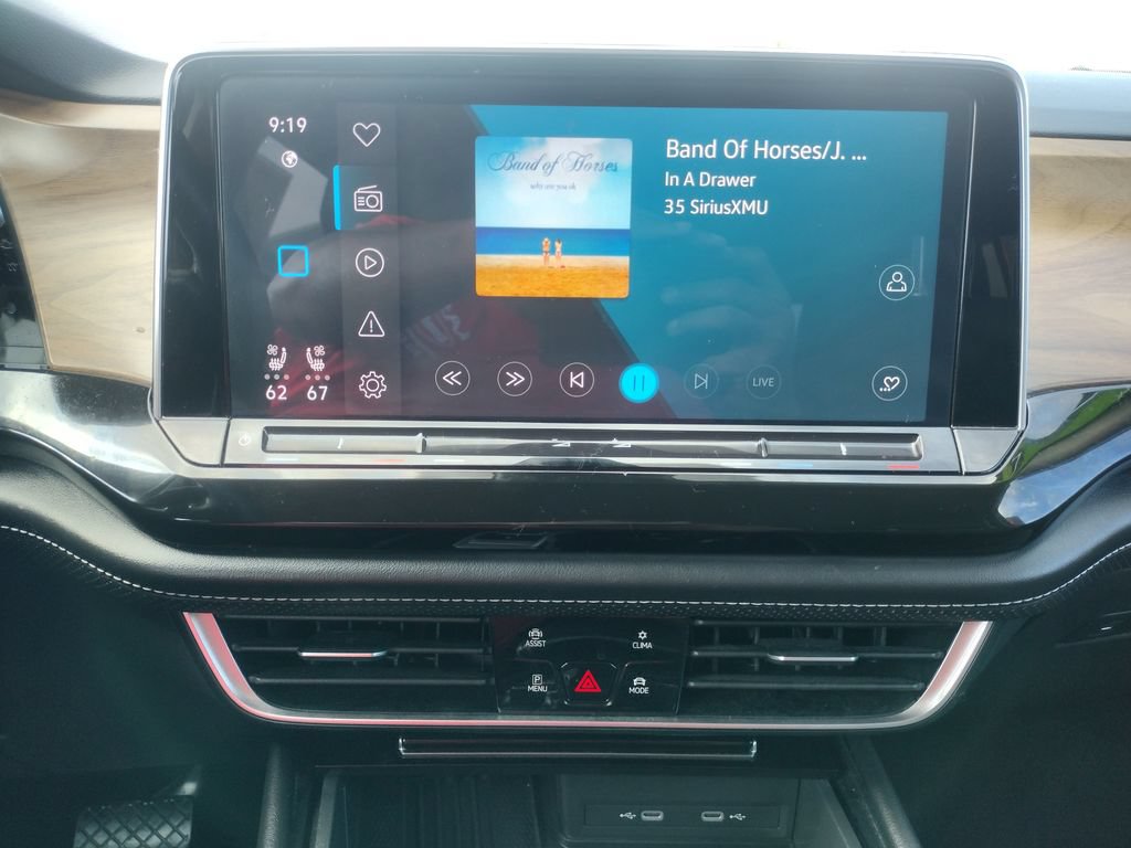 Used 2025 Volkswagen Atlas SE FWD image 3