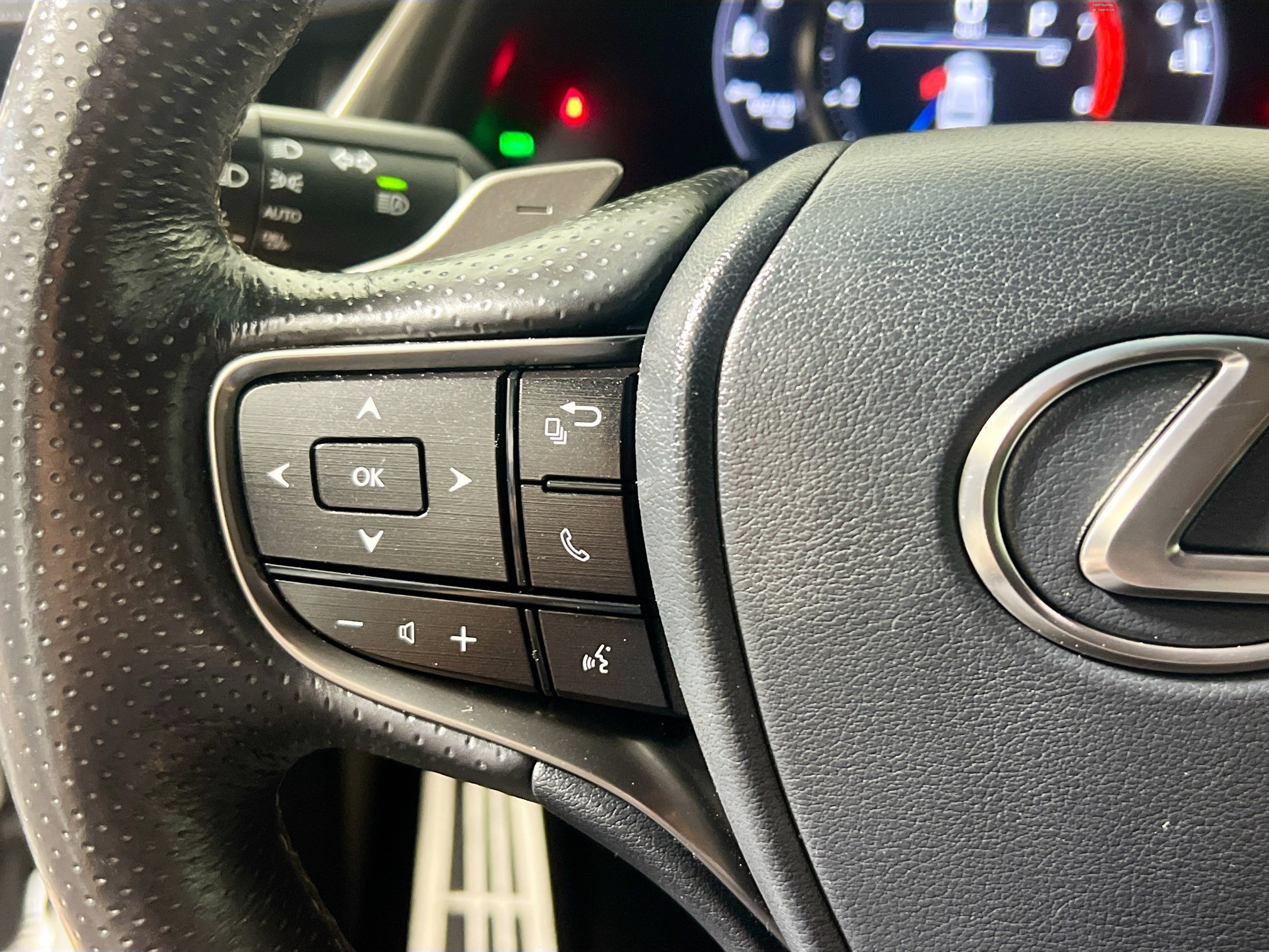 Used 2020 Lexus ES 350 F Sport w/ Accessory Package 2 FWD image 18