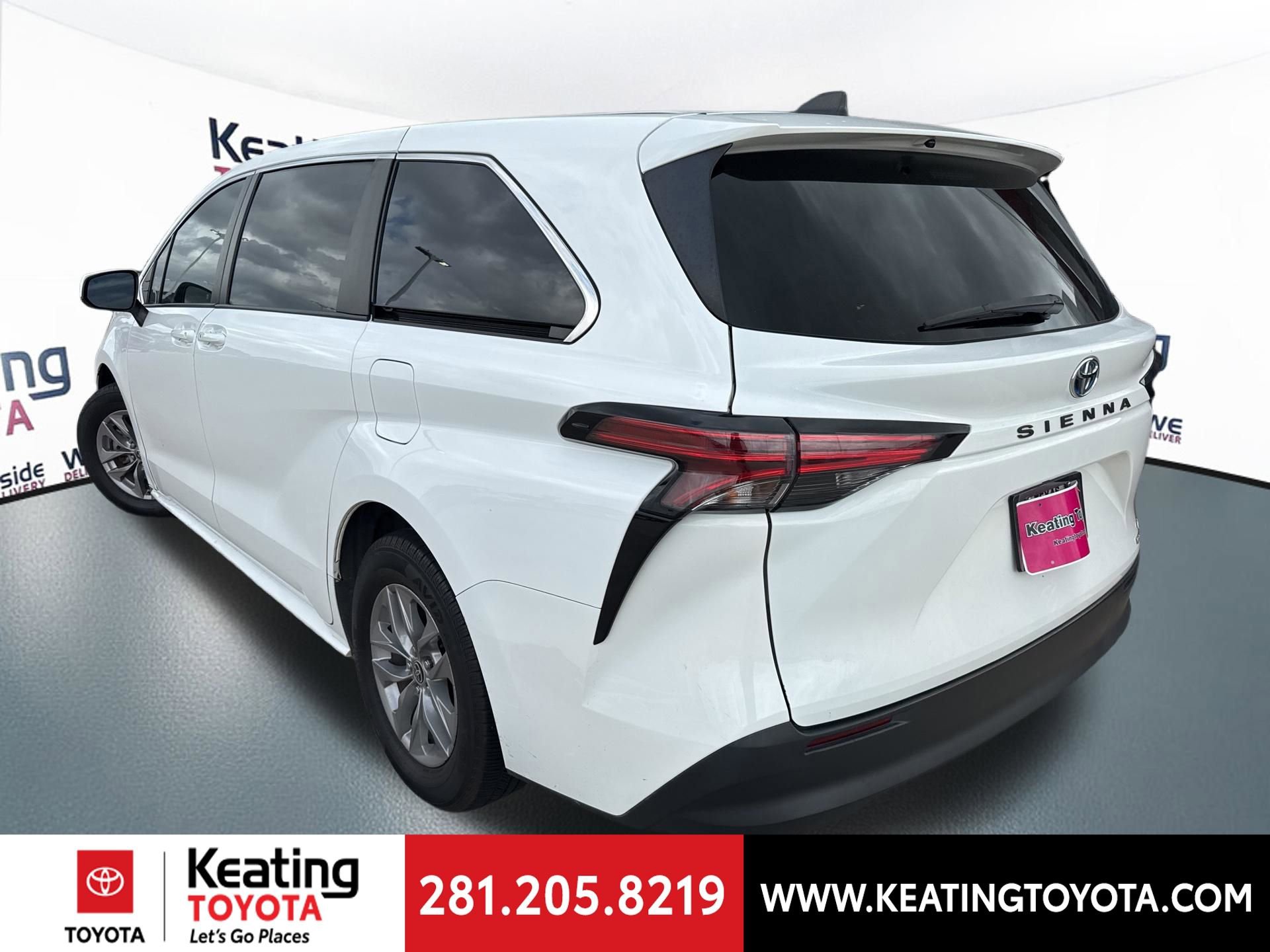 Used 2022 Toyota Sienna LE image 5