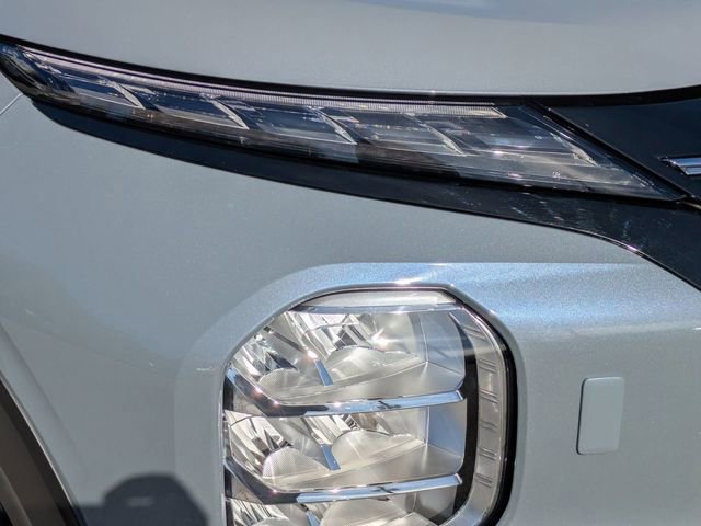 New 2026 Mitsubishi Outlander Trail Edition image 10