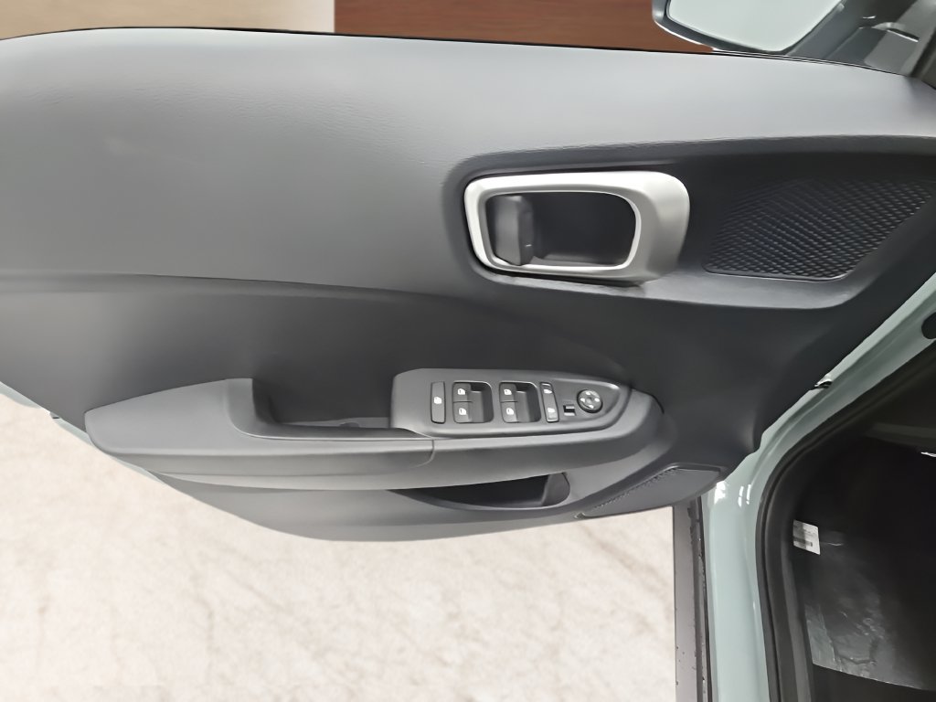 New 2026 Hyundai Venue SEL FWD image 11