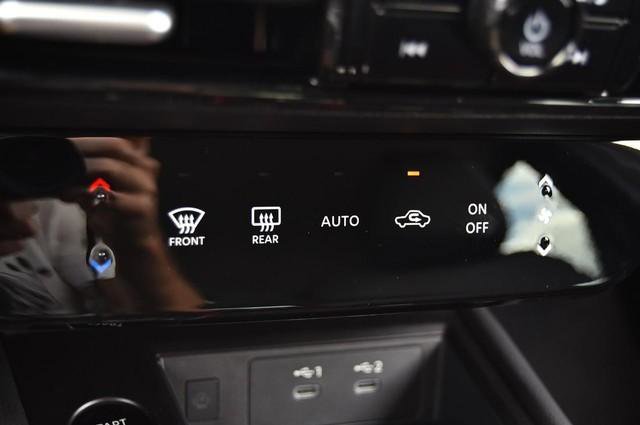 New 2025 Nissan Kicks SR image 19